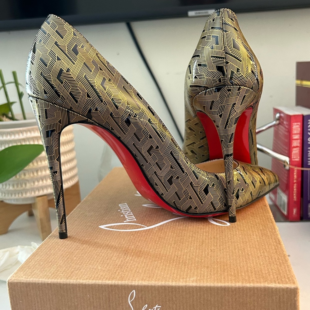 Pigalle Follies 100mm Patent Black and Gold CL Size 40